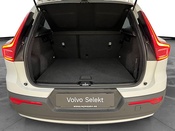 Volvo XC40 14 of 15