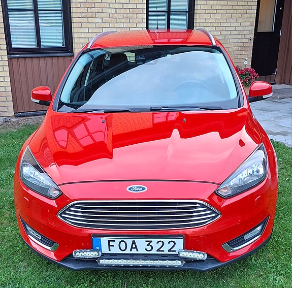 Ford Focus 2 of 9