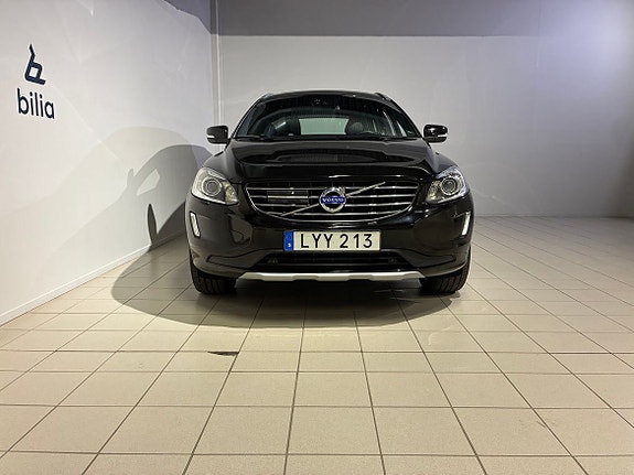 Volvo XC60 2 of 14