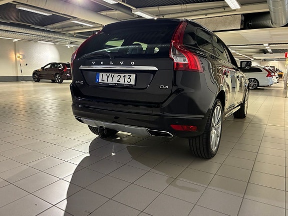 Volvo XC60 12 of 14