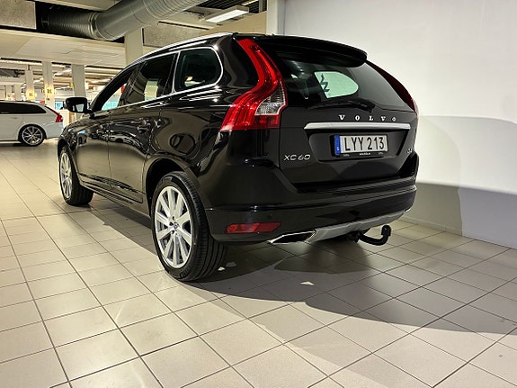 Volvo XC60 11 of 14