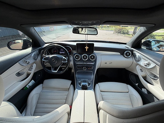 Mercedes-Benz C300 4 of 4