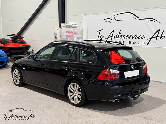 BMW 318 3 of 7