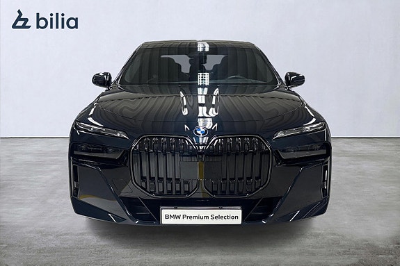 BMW i7 5 of 27