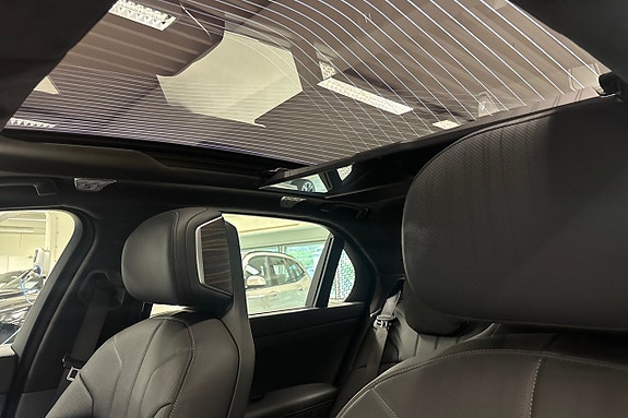 BMW i7 16 of 27