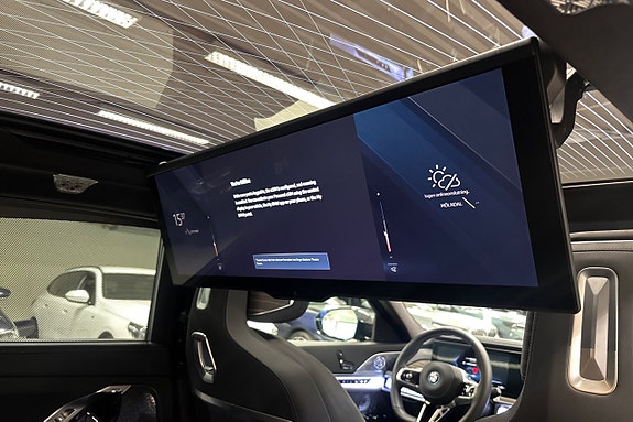 BMW i7 20 of 27