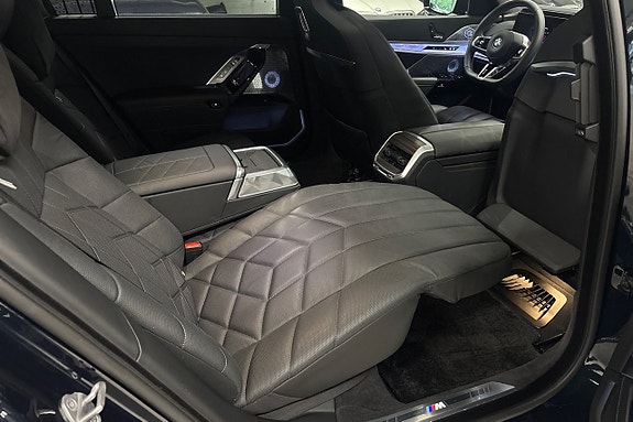 BMW i7 19 of 27