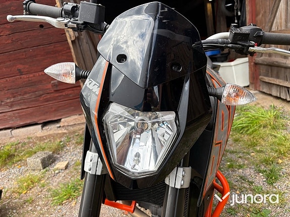 KTM 690 Duke 12 of 14
