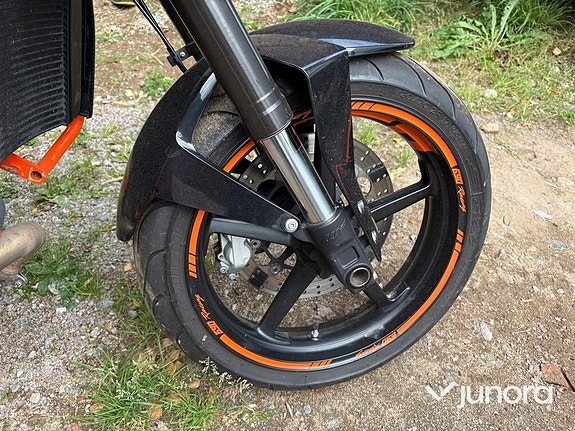 KTM 690 Duke 11 of 14