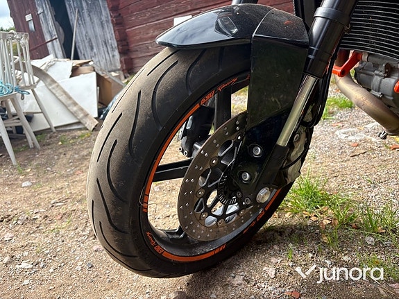 KTM 690 Duke 7 of 14