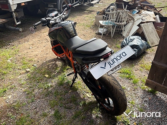 KTM 690 Duke 3 of 14