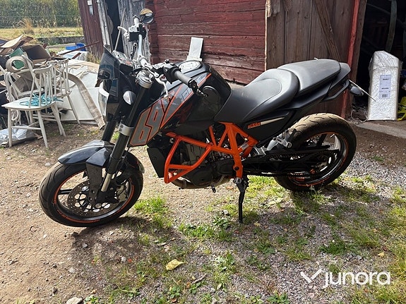 KTM 690 Duke 2 of 14