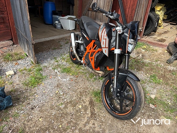 KTM 690 Duke 6 of 14