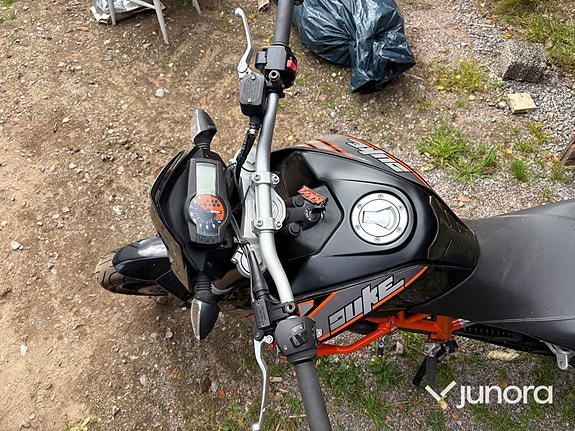KTM 690 Duke 13 of 14