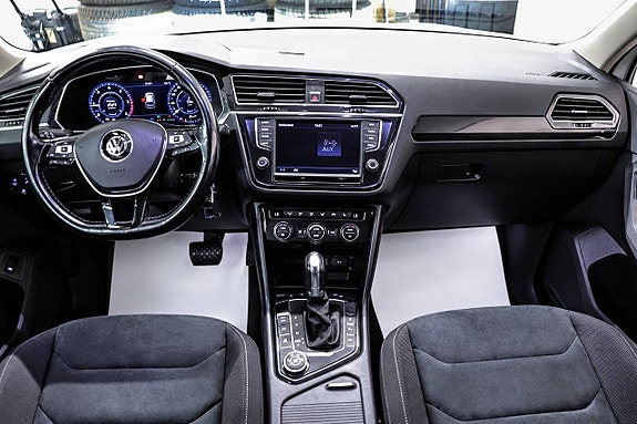 Volkswagen Tiguan 9 of 15