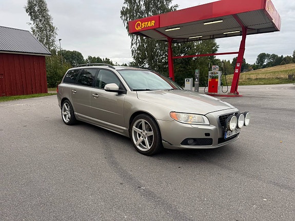 Volvo V70 4 of 7