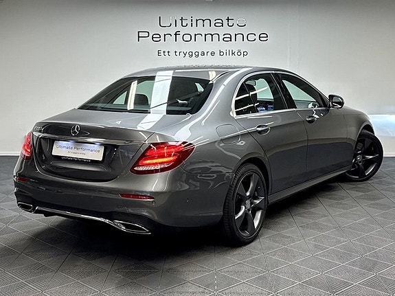 Mercedes-Benz E220 d 2 of 22