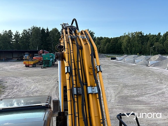 Grävmaskin JCB JS220 LC 28 of 30