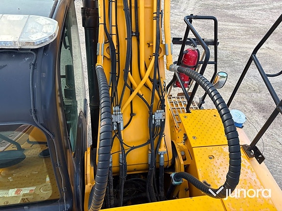 Grävmaskin JCB JS220 LC 27 of 30
