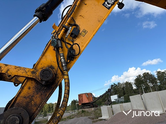 Grävmaskin JCB JS220 LC 24 of 30