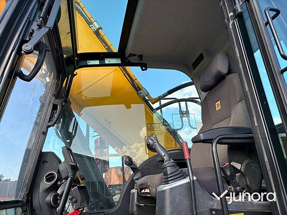 Grävmaskin JCB JS220 LC 13 of 30