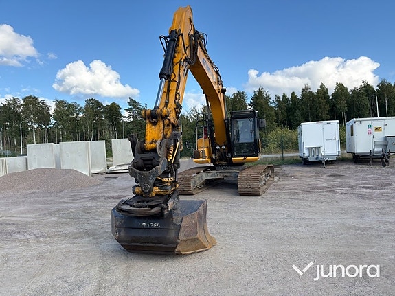 Grävmaskin JCB JS220 LC 2 of 30