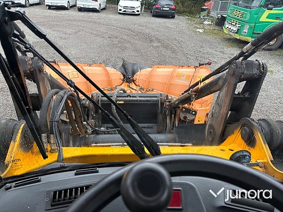 Hjullastare JCB 411 HT med vikplog 9 of 30