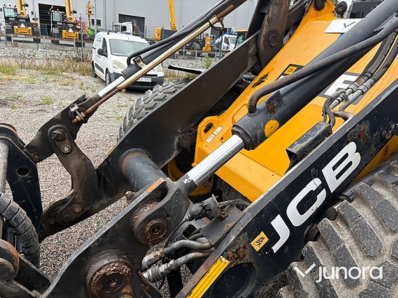 Hjullastare JCB 411 HT med vikplog 27 of 30