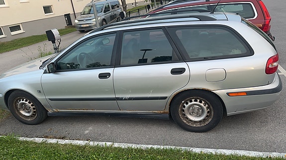 Volvo V40 3 of 6