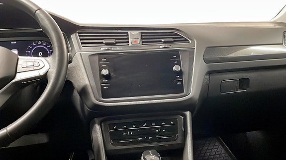 Volkswagen Tiguan 9 of 13