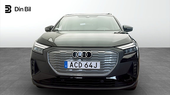 Audi Q4 e-tron 4 of 12