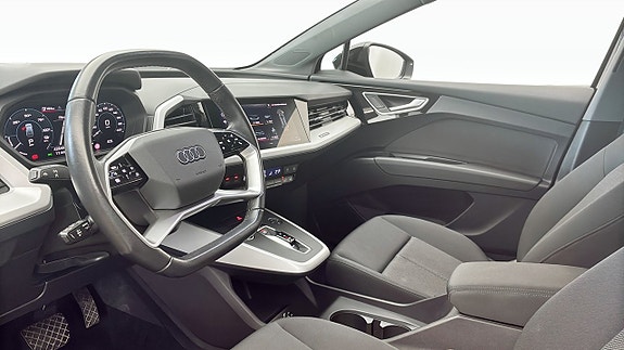 Audi Q4 e-tron 7 of 12