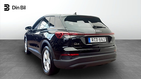 Audi Q4 e-tron 3 of 12
