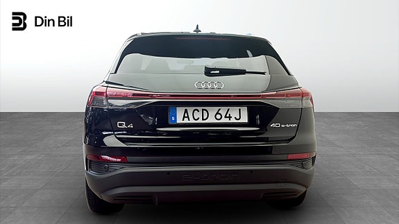 Audi Q4 e-tron 5 of 12