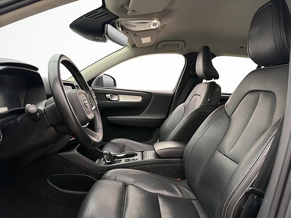 Volvo XC40 12 of 30