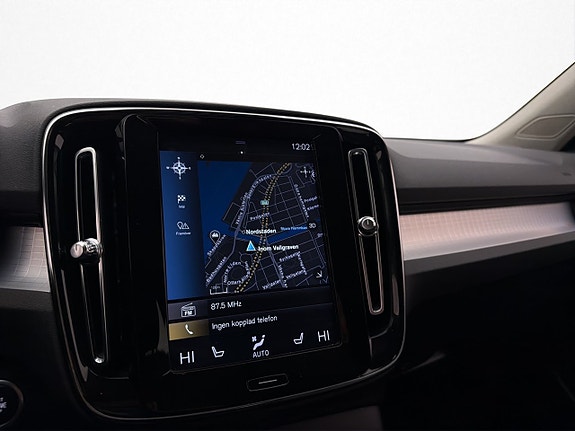 Volvo XC40 15 of 30