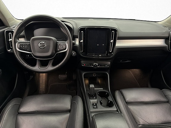 Volvo XC40 11 of 30