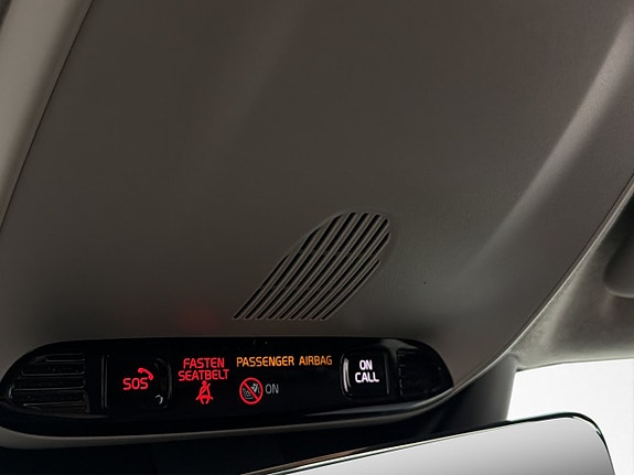 Volvo XC40 13 of 30