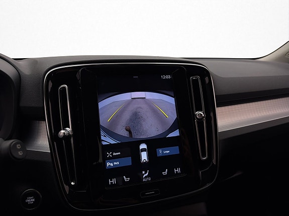 Volvo XC40 14 of 30