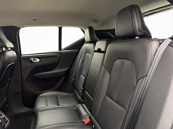 Volvo XC40 16 of 30