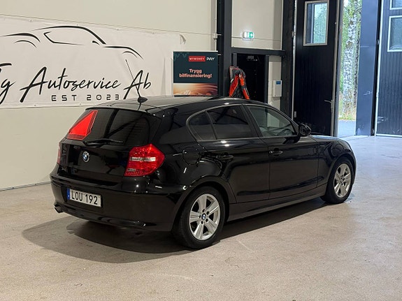 BMW 116d 2 of 7