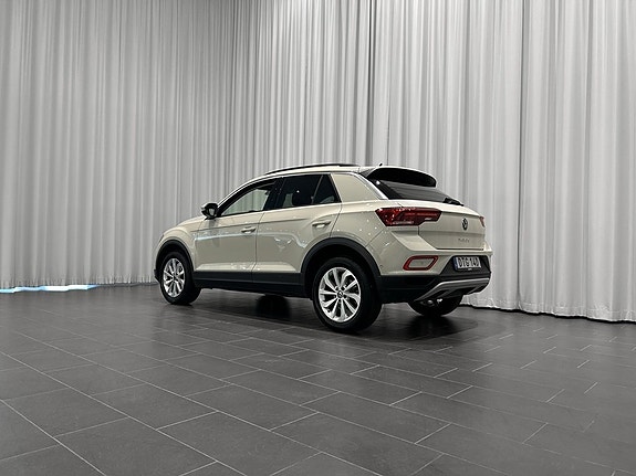 Volkswagen T-Roc 3 of 14