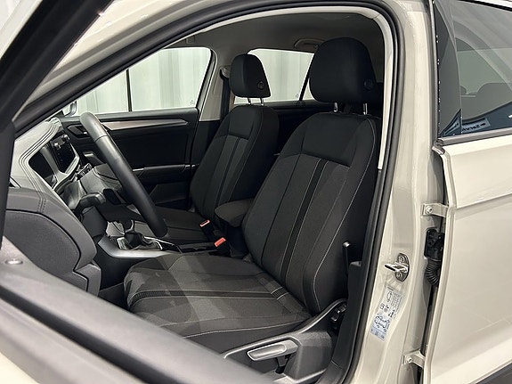 Volkswagen T-Roc 6 of 14