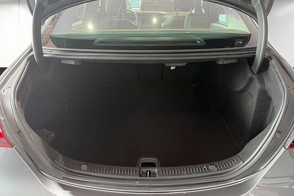 Mercedes-Benz E220 d 11 of 12