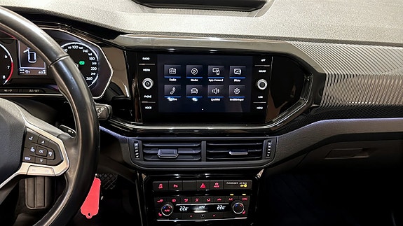 Volkswagen T-Cross 9 of 12