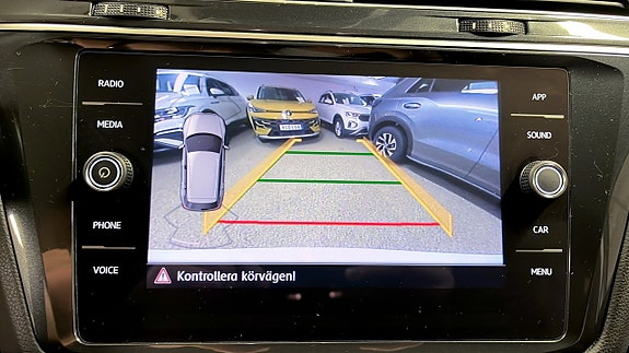 Volkswagen Tiguan 9 of 13