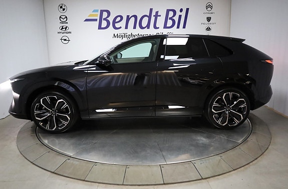 Mazda CX-6e 8 of 30