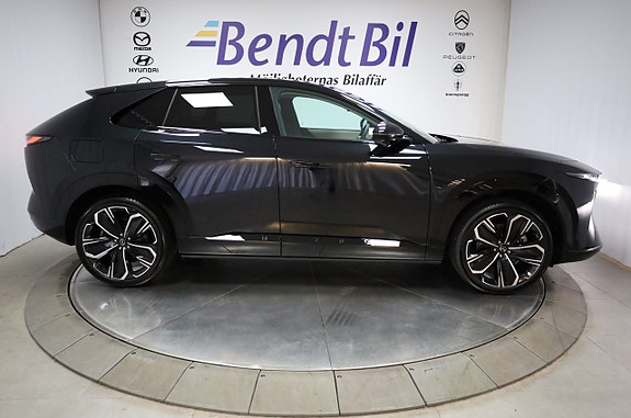 Mazda CX-6e 18 of 30
