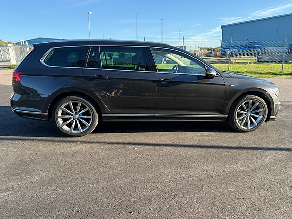 Volkswagen Passat 4 of 7