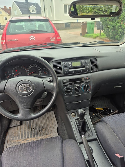 Toyota Corolla 8 of 9